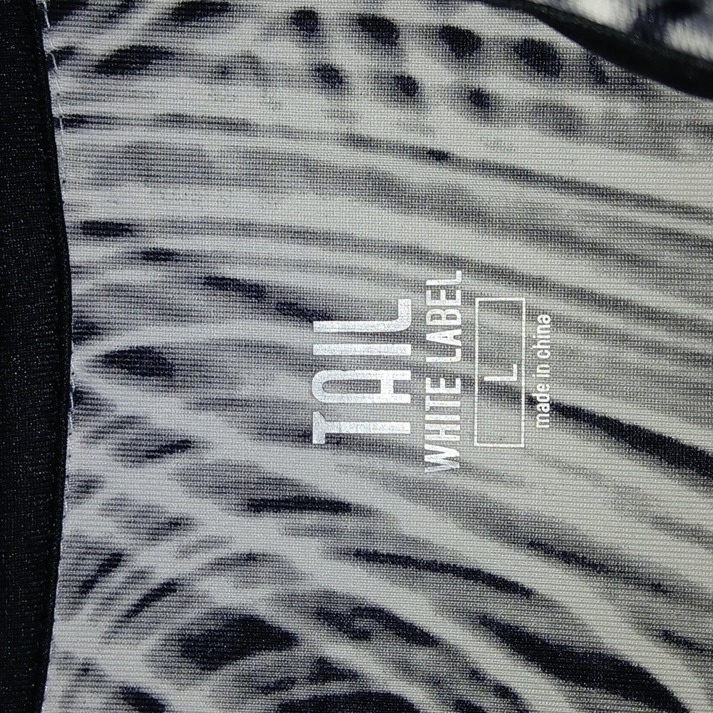Tail Active Wear Sleeves Blouse View 2